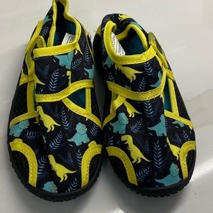 FANTURE DINOSAUR TODDLER WATER SHOES SIZE 26: 9.5
